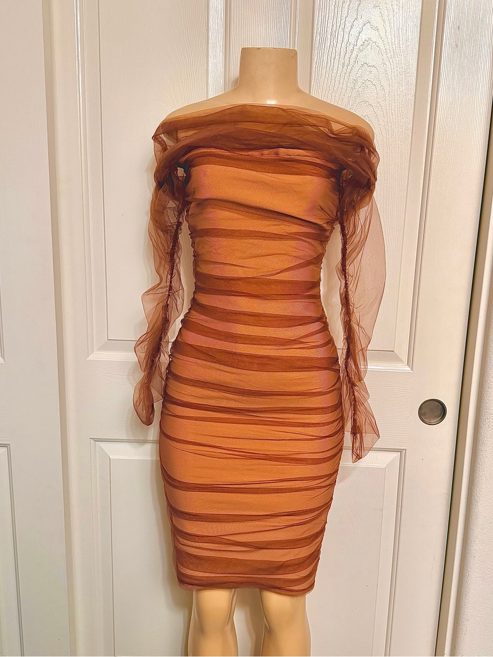 Sheer Overlay Off-Shoulder Bodycon Dress in Taupe/Brown